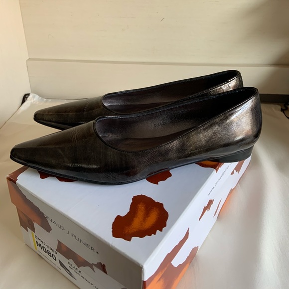 Donald J. Pliner Shoes - Donald J Pliner Patent Leather Flats
